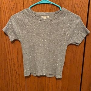 Cropped American Eagle gray t-shirt